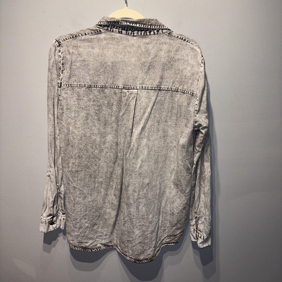 Jane + Delancey Chambray Top Gray Washed‎ Button-Up Long  Roll Tab Sleeves SzM - Picture 2 of 6